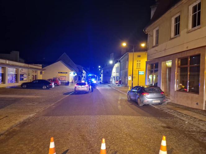 BMW wbiło się w budynek w Barwicach