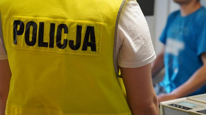 Łomża. Czteroosobowa szajka okradała sklepy