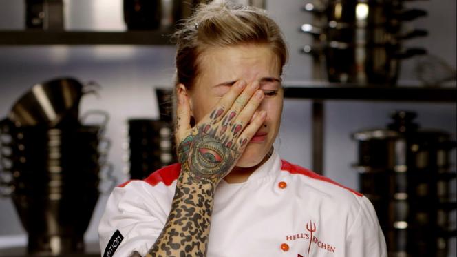 Hell's Kitchen 2, odcinek 6. Zapłakana uczestniczka o kolejnym serwisie: Ciągle dajemy du*y! 