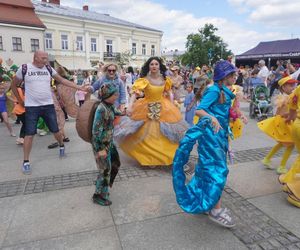 Święto Kielc 2025. Bajkowy korowód z Kopciuszkiem