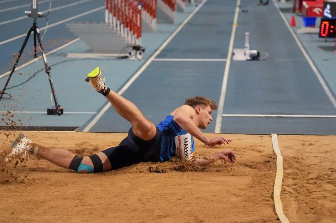 Halowe mistrzostwa Polski 2025 w Arenie Toruń. Zdjęcia kibiców z trybun i sportowców