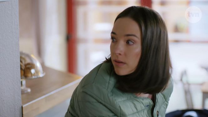 Na Wspólnej odc. 4057. Ania (Sonia Mietielica), Julka (Maja Oświecińska), Włodek (Mieczysław Hryniewicz)