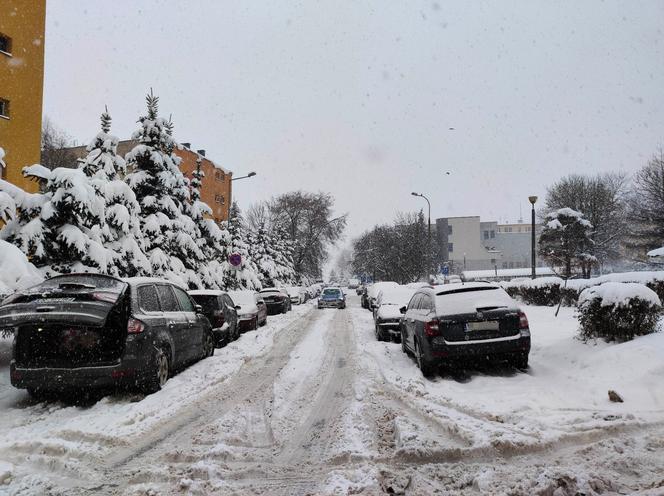 Potężny atak zimy w Małopolsce. Śnieg sypie bez przerwy