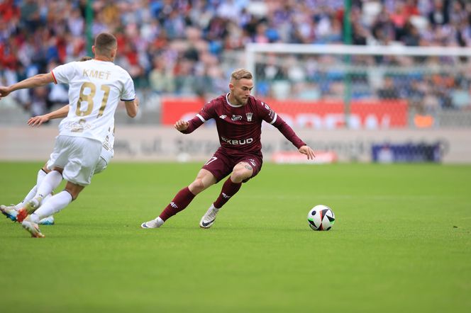 Górnik Zabrze remisuje z Koroną Kielce. Ratunek nadszedł w ostatnich minutach. Wielkie emocje na trybunach
