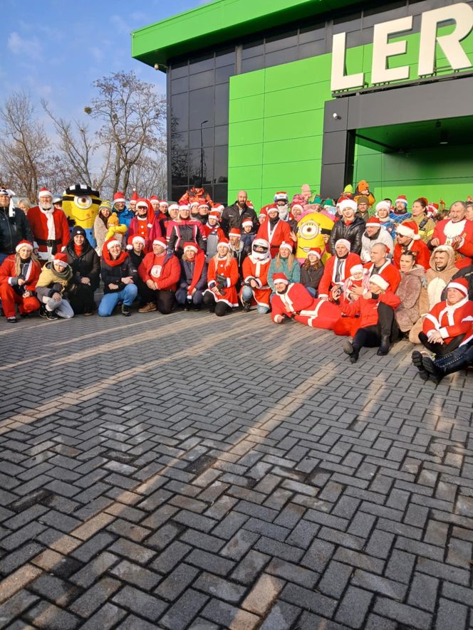 Mikołaje na motocyklach z warkotem przejechali przez miasto. Pognali do chorych dzieci!