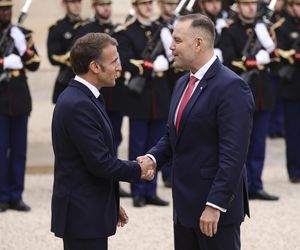 Nawrocki spotkał się z Macronem