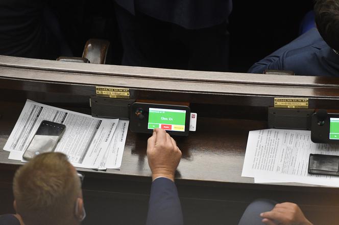 Reasumpcja głosowania w Sejmie Wojna o TVN trwa