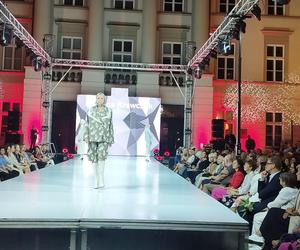 RADOM FASHION SHOW