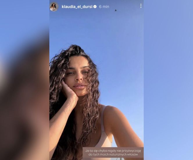 Klaudia El Dursi w naturalnych włosach