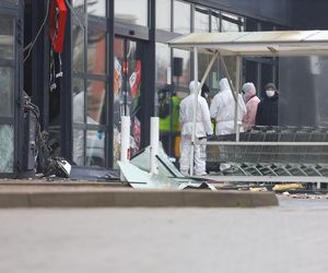 Huk, chaos i... pusta kasa! Złodzieje wysadzili bankomat i uciekli bez łupu!