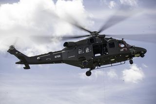 Drony i śmigłowiec we wschodniej Polsce. WOT patroluje linie kolejowych 