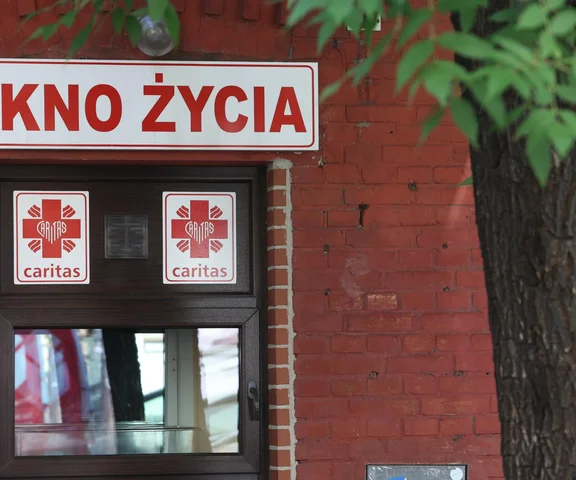Noworodek w oknie życia w Piekarach Śląskich!
