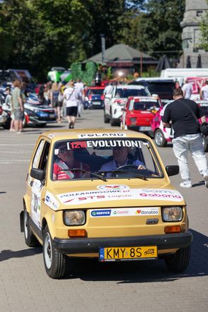 98 Fiatów 126p jedzie trasą wokół Bałtyku