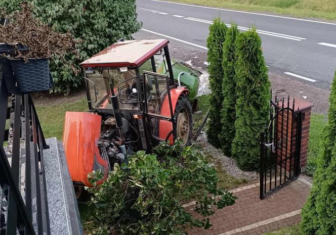 Kierowca tira wjechał w dom jednorodzinny i zginął. Śmiertelny wypadek pod Koninem [ZDJĘCIA]