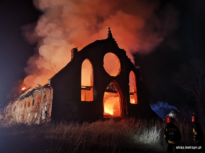 Pożar zniszczył unikatowy zabytek z pałacowego zespołu rodu Donhoffów