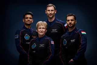 Polak wyleciał w kosmos! Na misję zabrał ze sobą pierogi z Kielc. Śledź relację live