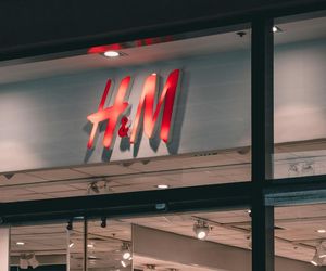 Black Friday w H&M 2024. Pierwsze promocje już ruszyły. Co można upolować?