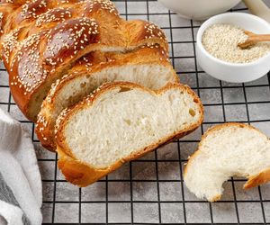 Najlepsza chałka z woreczka. Prosty przepis bez bałaganu, który podbił Instagram