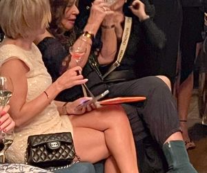 Agnieszka Perepeczko je, pije i tańcuje w środku nocy