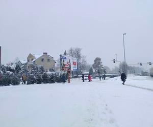 Potężny atak zimy w Małopolsce. Śnieg sypie bez przerwy