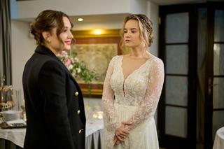 Na Wspólnej odc. 3771: Kasia (Julia Chatys), Aneta (Dorota Krempa)