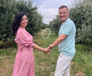 M jak miłość nowy sezon. Piotrek (Marcin Mroczek), Kinga (Katarzyna Cichopek) na planie