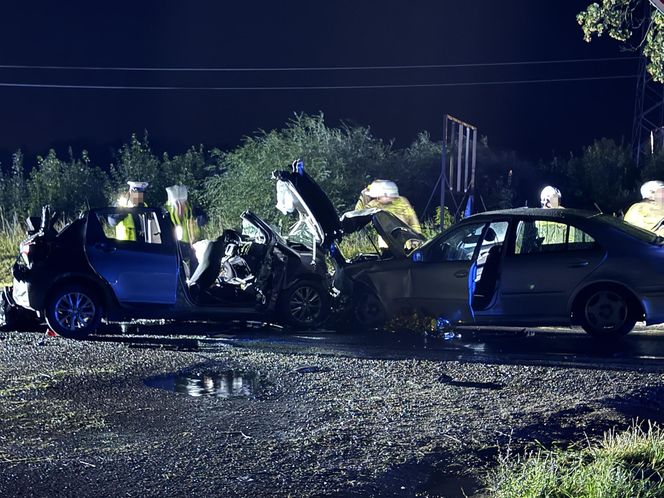 Tragedia na drodze. Jedna osoba nie żyje, pięć rannych. W akcji śmigłowiec LPR