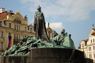 Pomnik spalonego na stosie reformatora Jana Husa