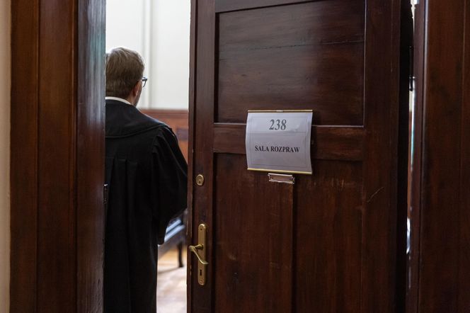 Pomagał nielegalnie unikać odsiadki za kratkami innym - teraz sam idzie do aresztu.