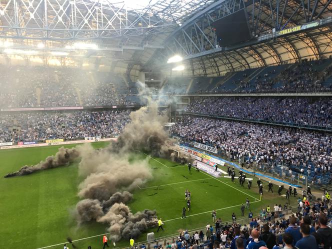 Zadyma na meczu Lech - Legia [ZDJĘCIA]