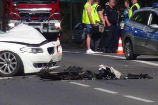 Poważny wypadek pod Legionowem. Zderzenie czterech aut w Nieporęcie. Pięć osób poszkodowanych, jedna zginęła na miejscu