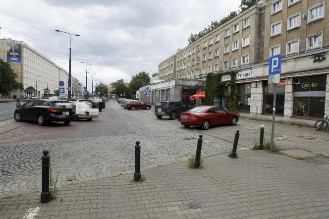 Niedawno obchodziliśmy jej siódme urodziny, ósmych już nie będzie. Największa w Warszawie dziura rozpłynęła się w powietrzu