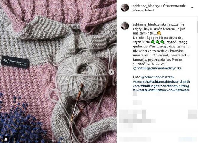 Biedrzyńska dzierga swetry na drutach