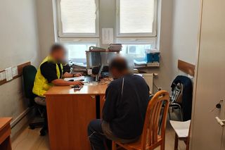 Myślał, że dotarł do Paryża, a trafił do policyjnej celi. Afgańczyk szedł ekspresówką w okolicy Wieruszowa