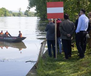 Minister Moskwa walczy ze złotą algą