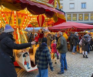 Najstarszy jarmark bożonarodzeniowy w Niemczech. Drezno zachwyca turystów z całego świata 