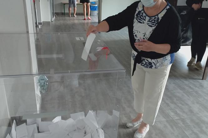 Komisja wyborcza w Stęszewie pod Poznaniem