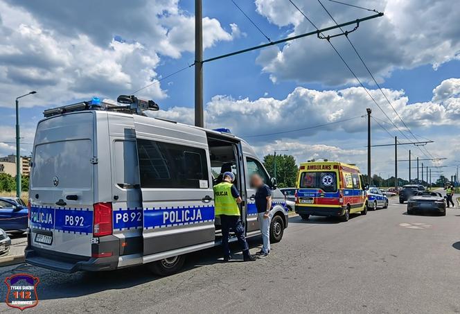 Tychy: 76-letni kierowca BMW potrącił kobietę na pasach. Trafiła do szpitala