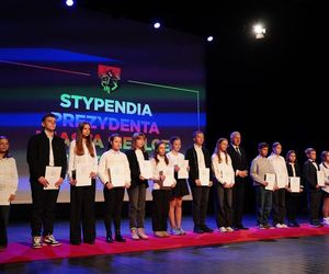 Stypendia Prezydenta Miasta Siedlce wręczone. Zobacz zdjęcia