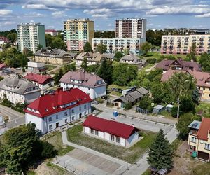 Starachowice. Były komórki na węgiel, są piękne mieszkania