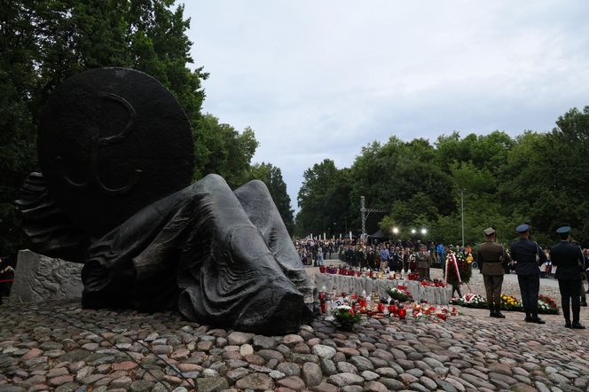 Uroczystość pod pomnikiem Polegli Niepokonani (1.08.2025)