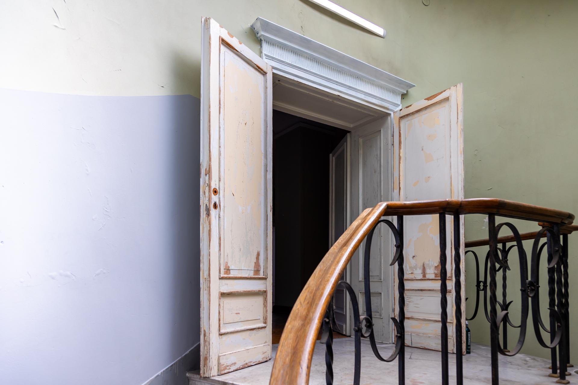 NADA Villa czyli Willa Gawrońskich w Warszawie - zdjęcia wnętrz zabytkowego pałacu i byłej ambasady