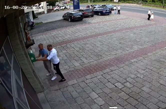 Tragedia w Szczyrku. Młody mężczyzna zmarł nagle przy remizie OSP