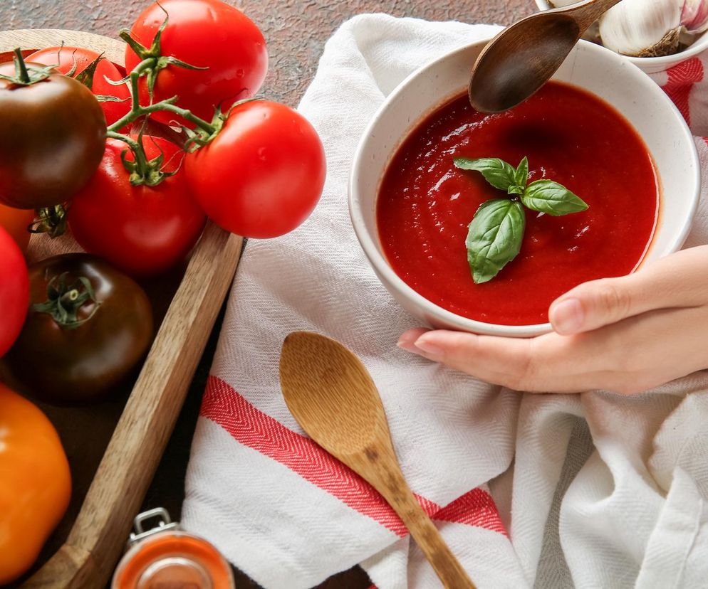Zupa ze świeżych pomidorów