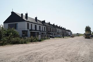 To gehenna!. Mieszkańcy domków jednorodzinnych żyją obok wojskowej strzelnicy