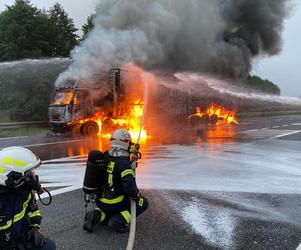 Pożar ciężarówki na DK 10 w Makowiskach [ZDJĘCIA]
