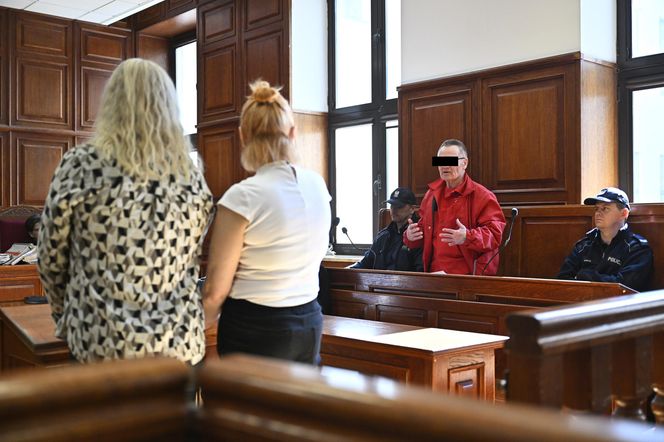 Proces w sprawie zabójstwa niemieckich emerytów. Sędzia do oskarżonego, który się nie przyznaje, ale ma dużo do powiedzenia: "Brzmi to tak, jakby pan tam był"