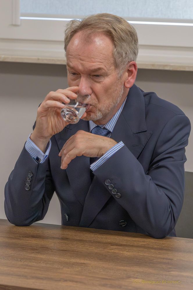 Mirosław Baka z tytułem Honorowego Obywatela Ostrowca Świętokrzyskiego. "Tu są moje korzenie"