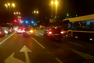 Doprowadził do kolizji z autobusem i nawet się nie zatrzymał - WIDEO