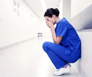 Pielęgniarka może być pijana. Kobieta w takim stanie przyszła do pracy. Szok!